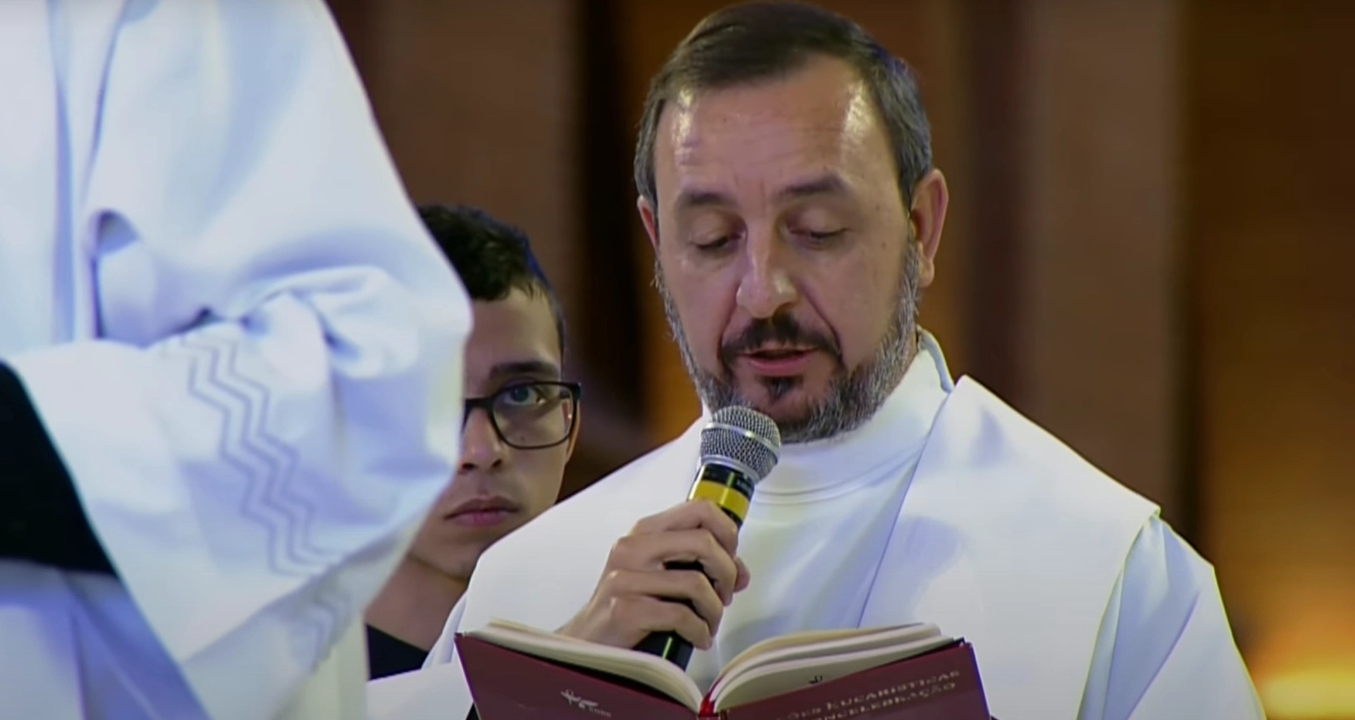 Altar de missa no Santuário Nacional de Aparecia