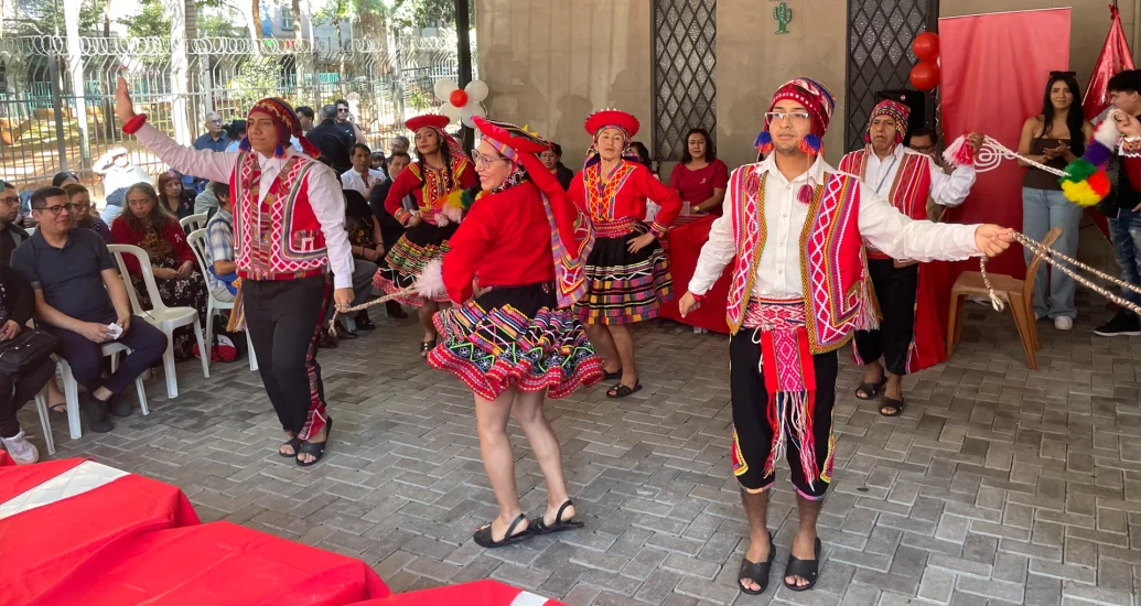 Comunidades peruanas celebram 204 anos de independência do Peru em São Paulo e Montevidéu