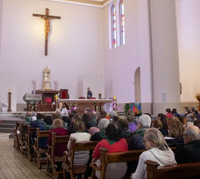 Com presença de mais de 400 pessoas, Família Scalabriniana realiza 5ª Peregrinação ao Santuário de Nossa Senhora de Caravaggio Com presença de mais de 400 pessoas, Família Scalabriniana realiza 5ª Peregrinação ao Santuário de Nossa Senhora de Caravaggio