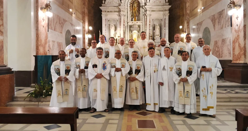 Padres Scalabrinianos de meia idade participam de encontro em Montevidéu, Uruguai