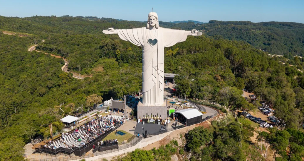 Capelania do Cristo Protetor já recebeu cerca de 600 mil visitantes de 72 nacionalidades em Encantado Capelania do Cristo Protetor já recebeu cerca de 600 mil visitantes de 72 nacionalidades em Encantado