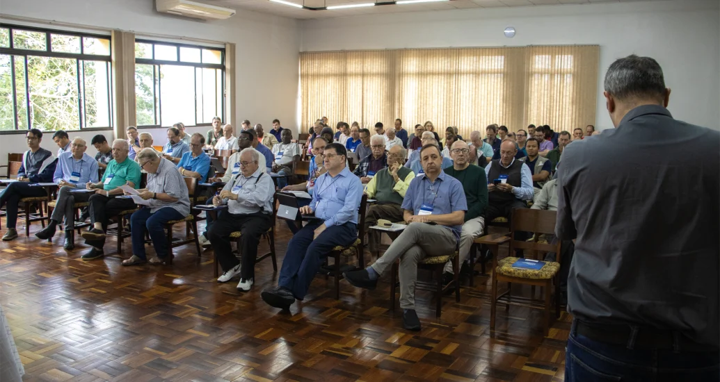 Segundo dia da 12ª Assembleia Regional aprofunda diagnóstico migratório e desafios pastorais