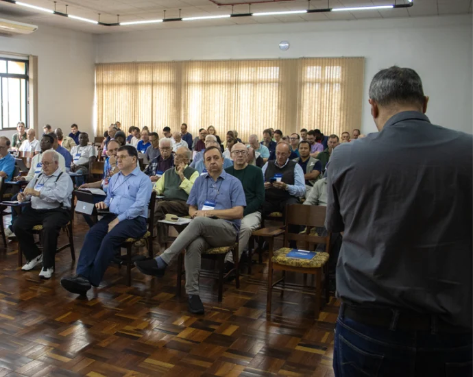 Segundo dia da 12ª Assembleia Regional aprofunda diagnóstico migratório e desafios pastorais