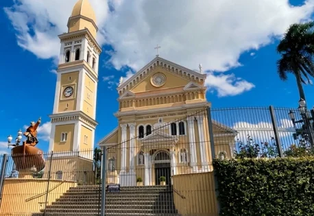Paróquia São Pedro de Umbará celebra 90 anos de história em Curitiba