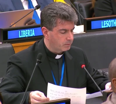 Santa Sé defende proteção da vida de migrantes e alerta para riscos da tecnologia em Fórum da ONU