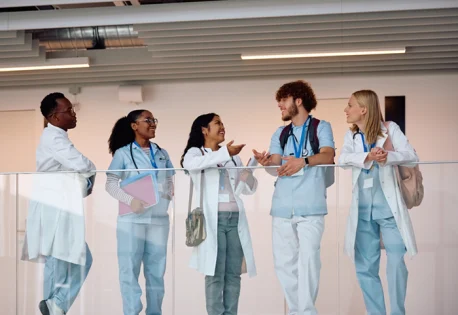 Entre o sonho da medicina e a saudade do lar: A realidade dos estudantes brasileiros em Cidade do Leste, no Paraguai