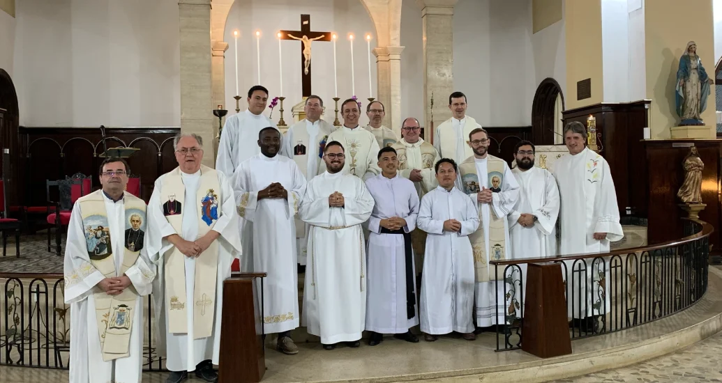 Quatro Religiosos Scalabrinianos recebem Ministérios do Leitorado e Acolitado em São Paulo Quatro Religiosos Scalabrinianos recebem Ministérios do Leitorado e Acolitado em São Paulo