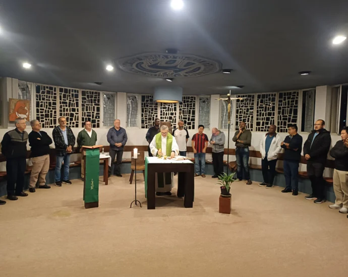 Missionários Scalabrinianos participam de retiro espiritual em Itapecerica da Serra