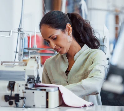 Inclusão de refugiados impulsiona economia e fortalece desenvolvimento local, aponta estudo Inclusão de refugiados impulsiona economia e fortalece desenvolvimento local, aponta estudo