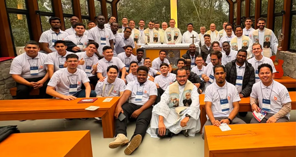 8º Encontro de Formandos, Formadores e Animadores Vocacionais reúne 45 participantes em Guaporé 8º Encontro de Formandos, Formadores e Animadores Vocacionais reúne 45 participantes em Guaporé