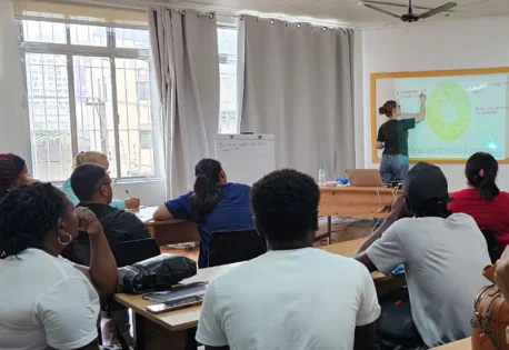 Em 2025, Congregação promoveu mais de 25 mil cursos profissionais e contribuiu para a inserção de mais de 5 mil migrantes no mercado de trabalho