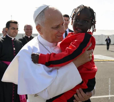 Papa Leão XIV pede proteção integral para crianças migrantes e refugiadas