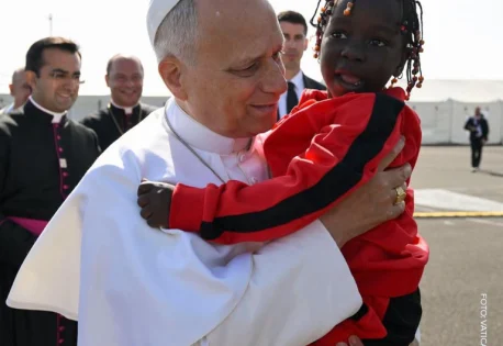 Papa Leão XIV pede proteção integral para crianças migrantes e refugiadas