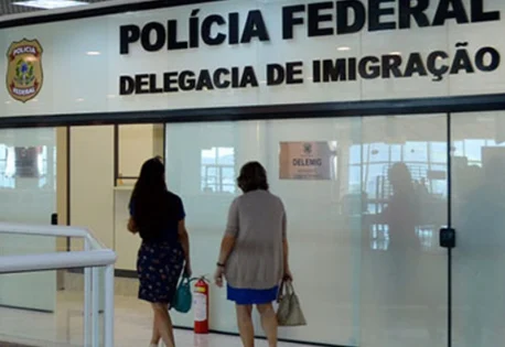 Polícia Federal executa operação contra fraudes na regularização migratória no Rio de Janeiro