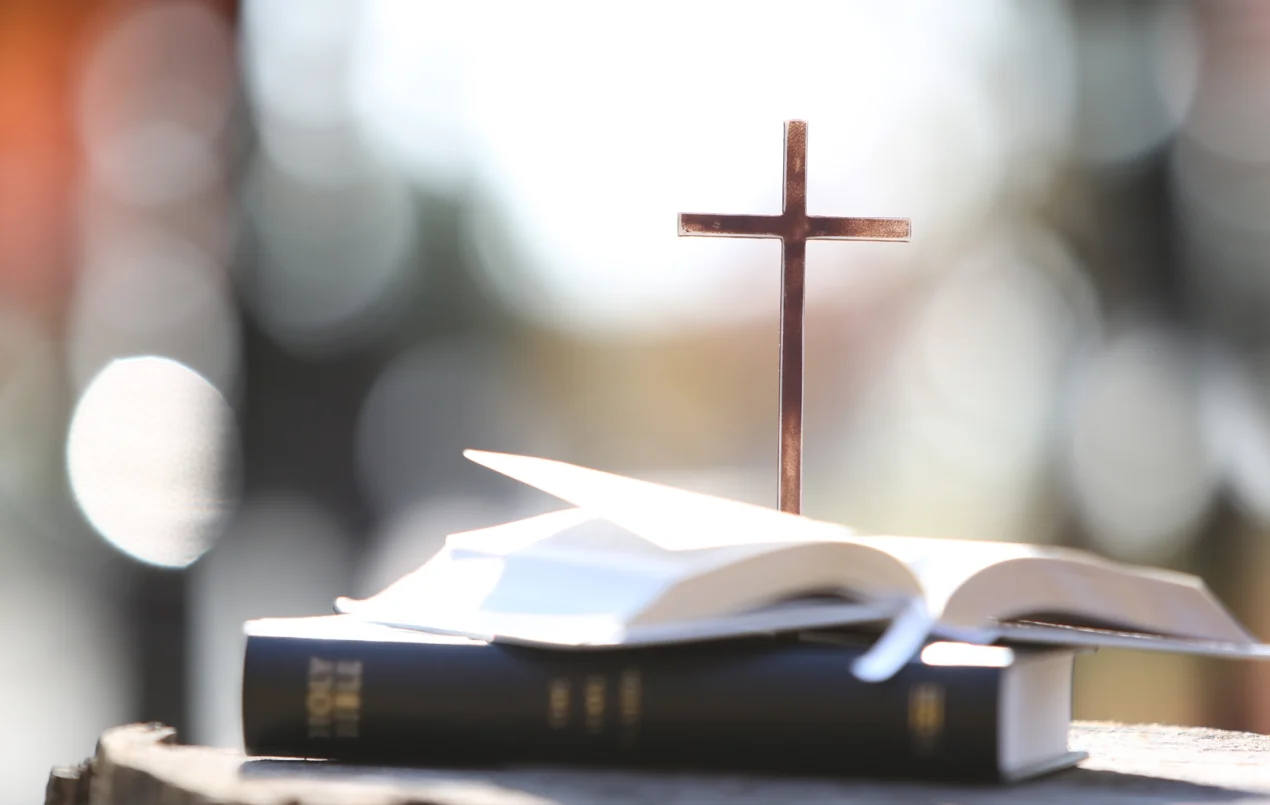 Imagem Destacada - Por que a Igreja celebra a Palavra de Deus?
