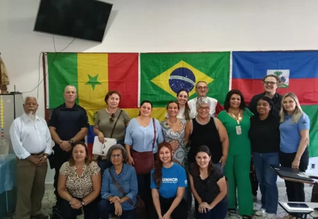Pastoral da Mobilidade Humana de Vicente de Carvalho e ACNUR capacitam quatro secretarias do Guarujá sobre direitos dos migrantes e refugiados