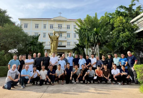 Conselho de Congregação dos Missionários de São Carlos realizam visita ao seminário no Vietnã